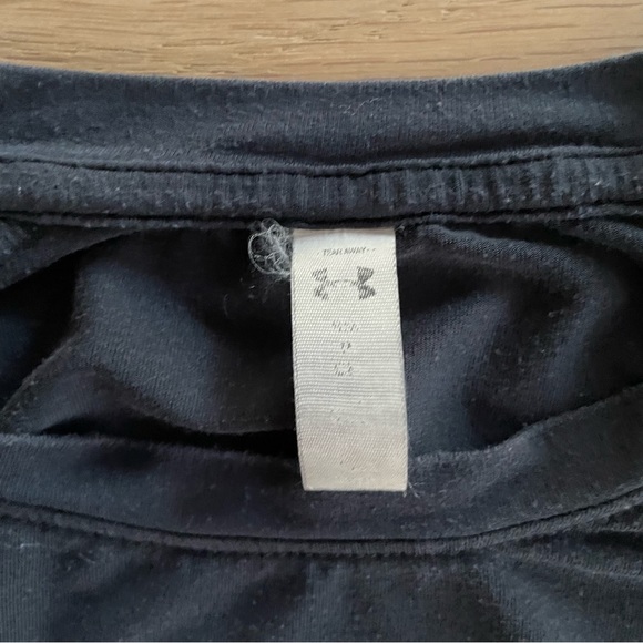 UA Women’s Long Sleeve Cut Out Athletic Top - Picture 5 of 6